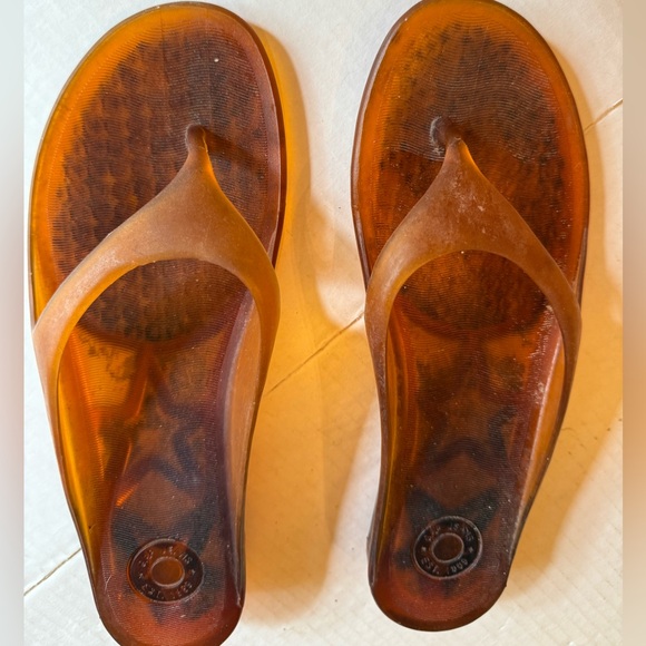 Old Navy Flip Flops - Picture 1 of 6